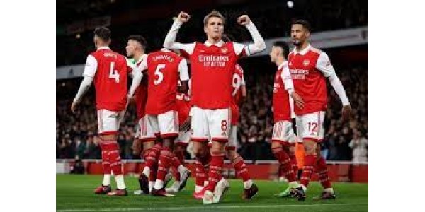 Maillot thème Arsenal 2024 "No More Red"